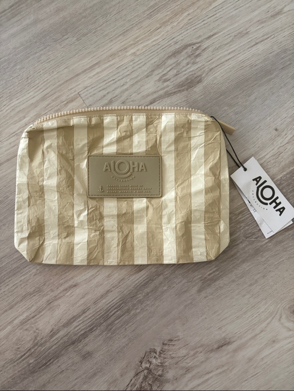 Aloha Splash Proof Pouch NWT